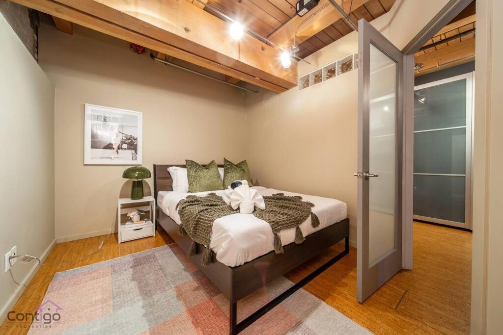 Historic Jd Loft, Near Ice District, Rogers Place, Ug Parking Edmonton Kültér fotó